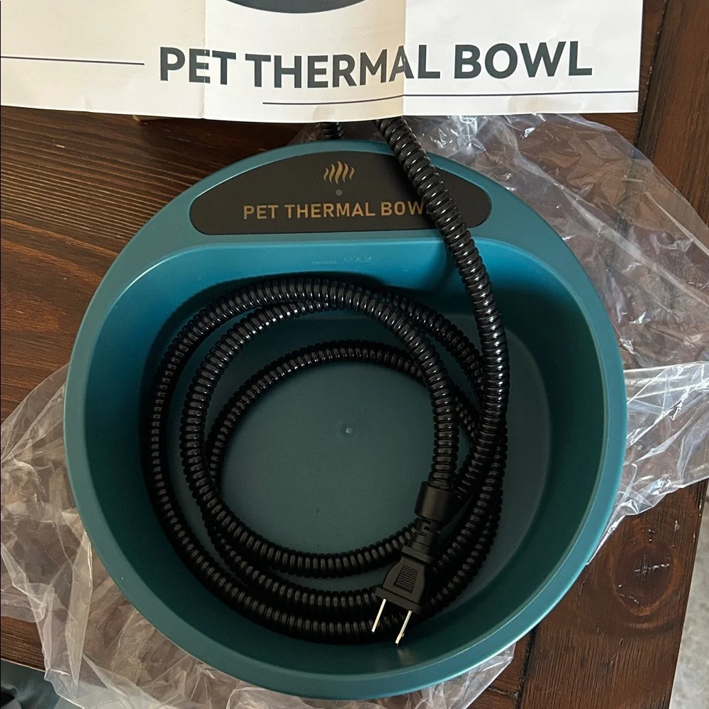 Pet Thermal Bowl for Dogs, chickens birds wildlife